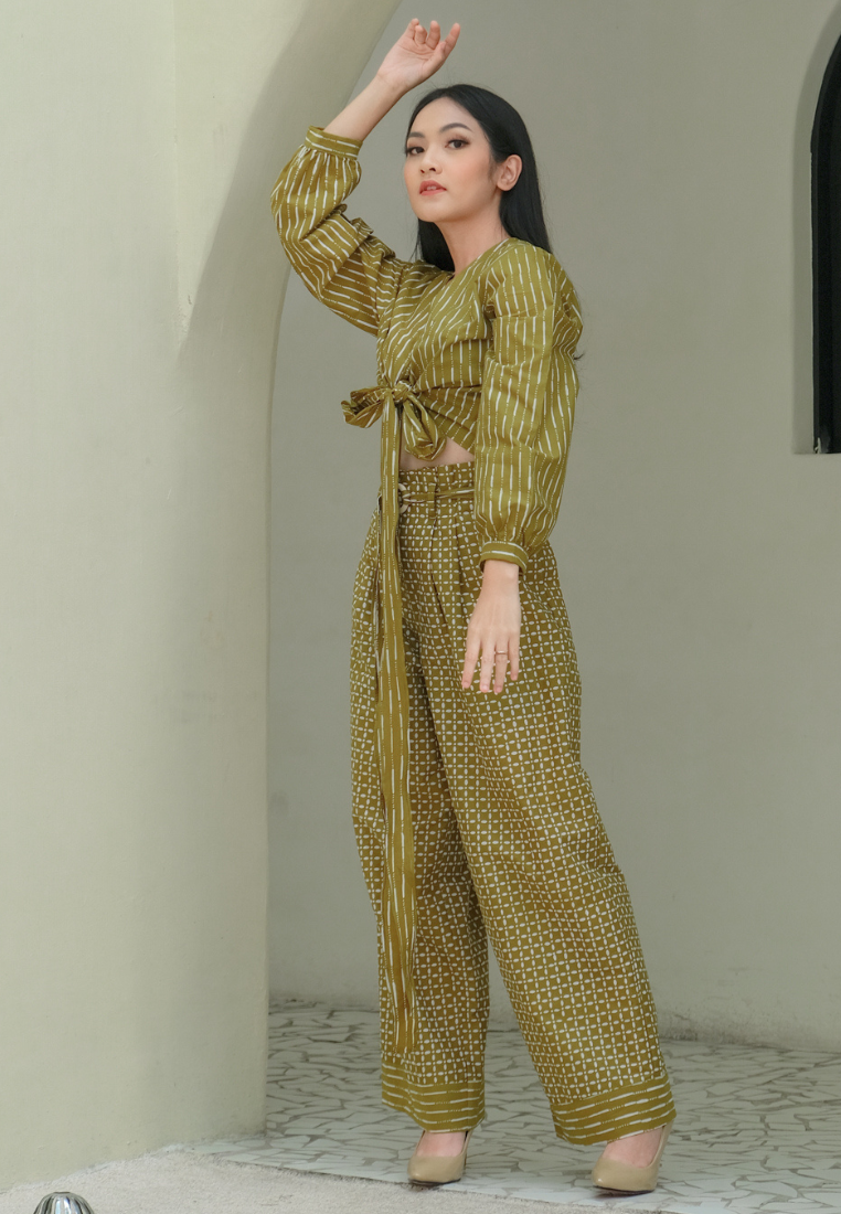 Alisha Wrap Blouse Hujan Olive