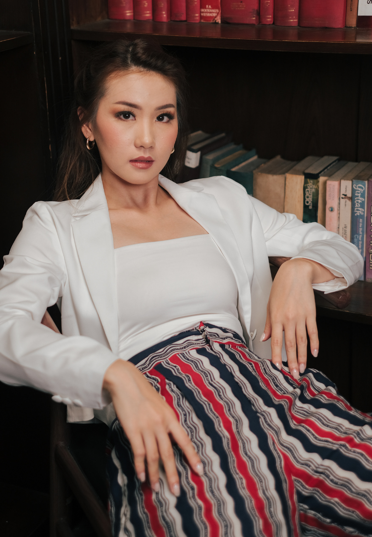 Vio Blazer Tangan Panjang White