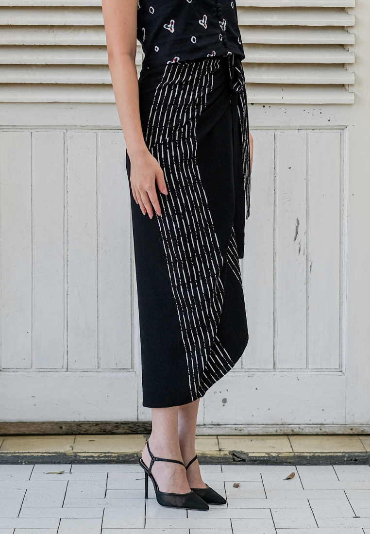 Ananta Warpskirt Hujan Black