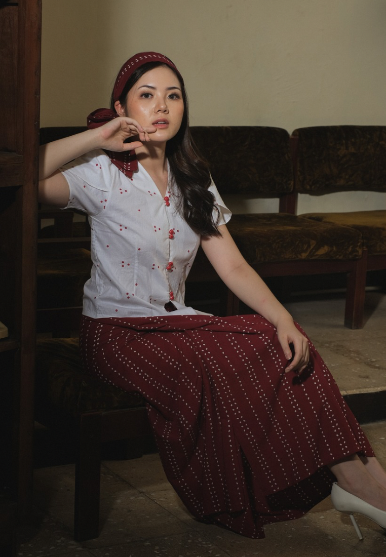 Setelan Santika Ananta Beras Red