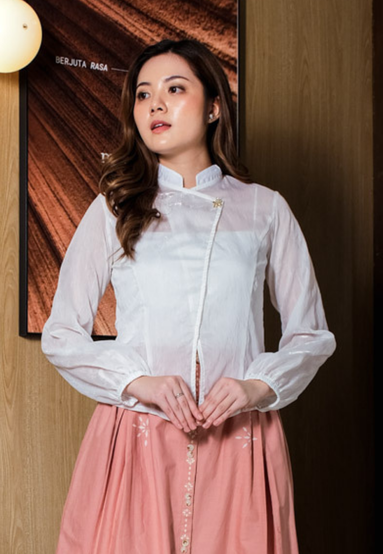 Dewanti Kebaya LS White