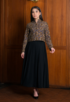 Setelan Tara Brown dan Felice Black