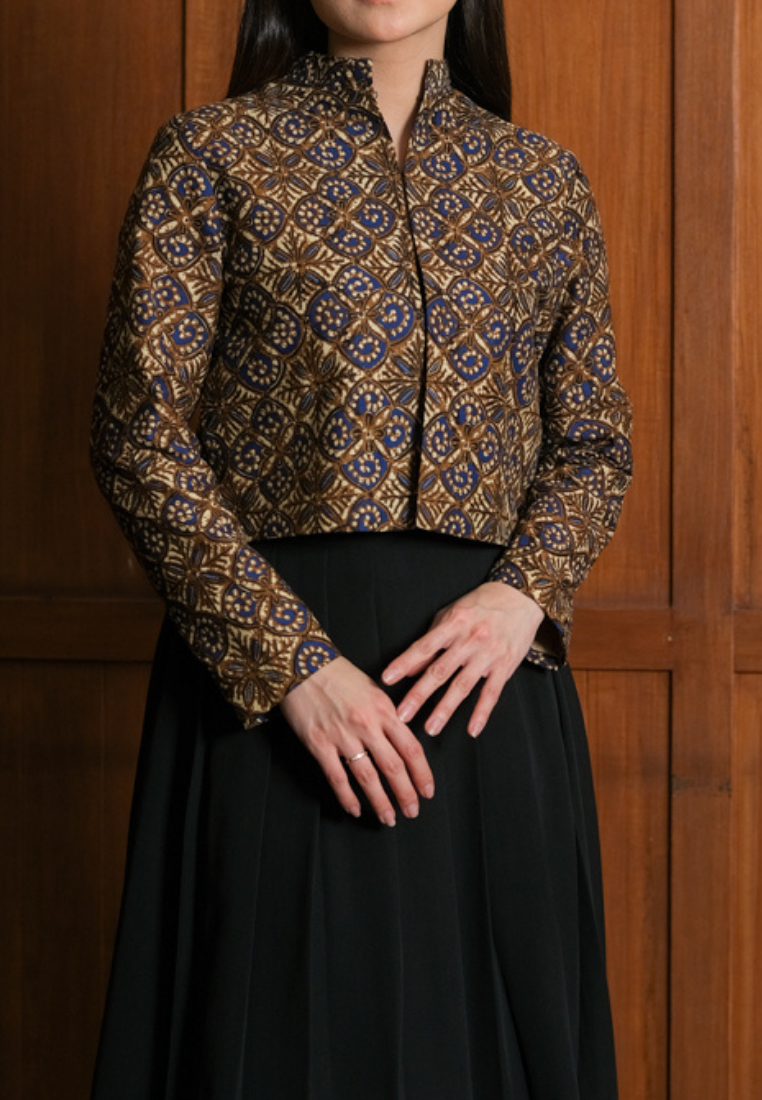 Setelan Tara Brown dan Felice Black