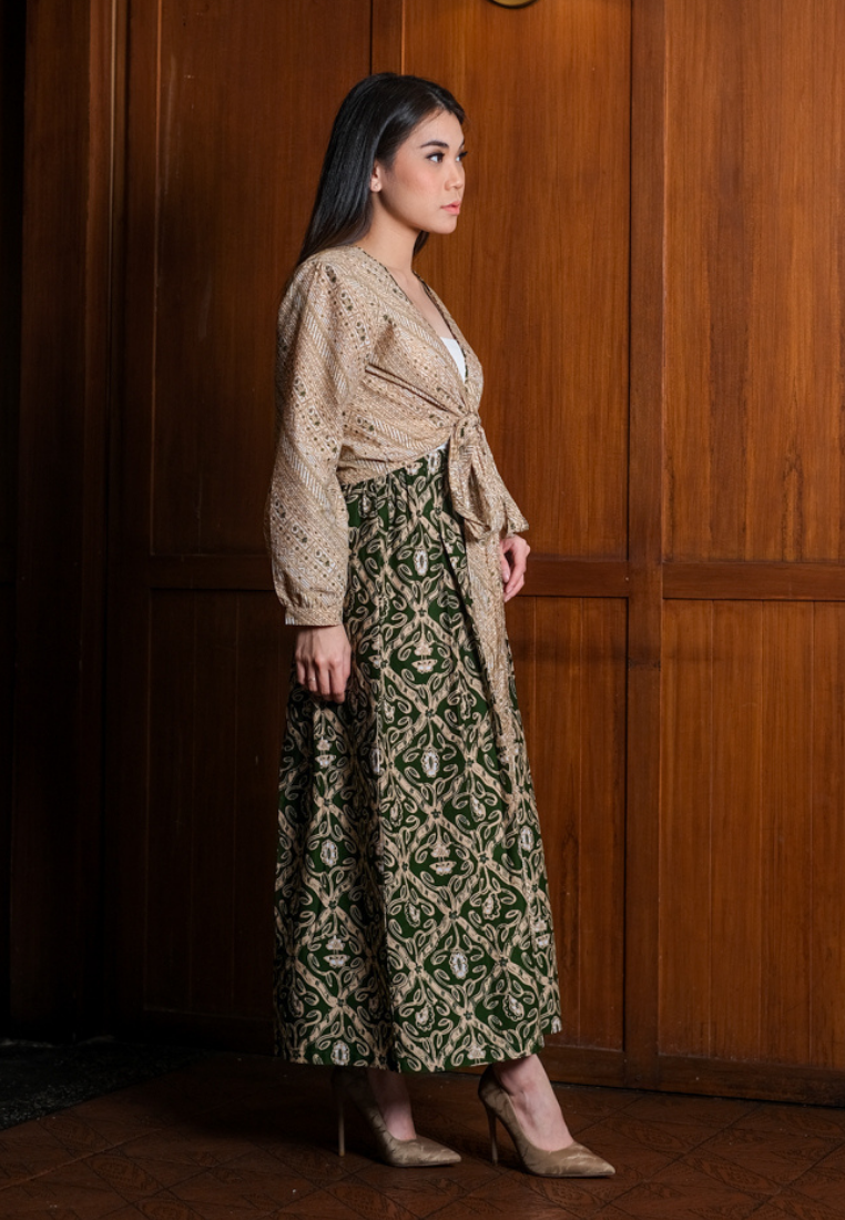 Setelan Alisha Tribal dan Gita Maxi Ketupat Green