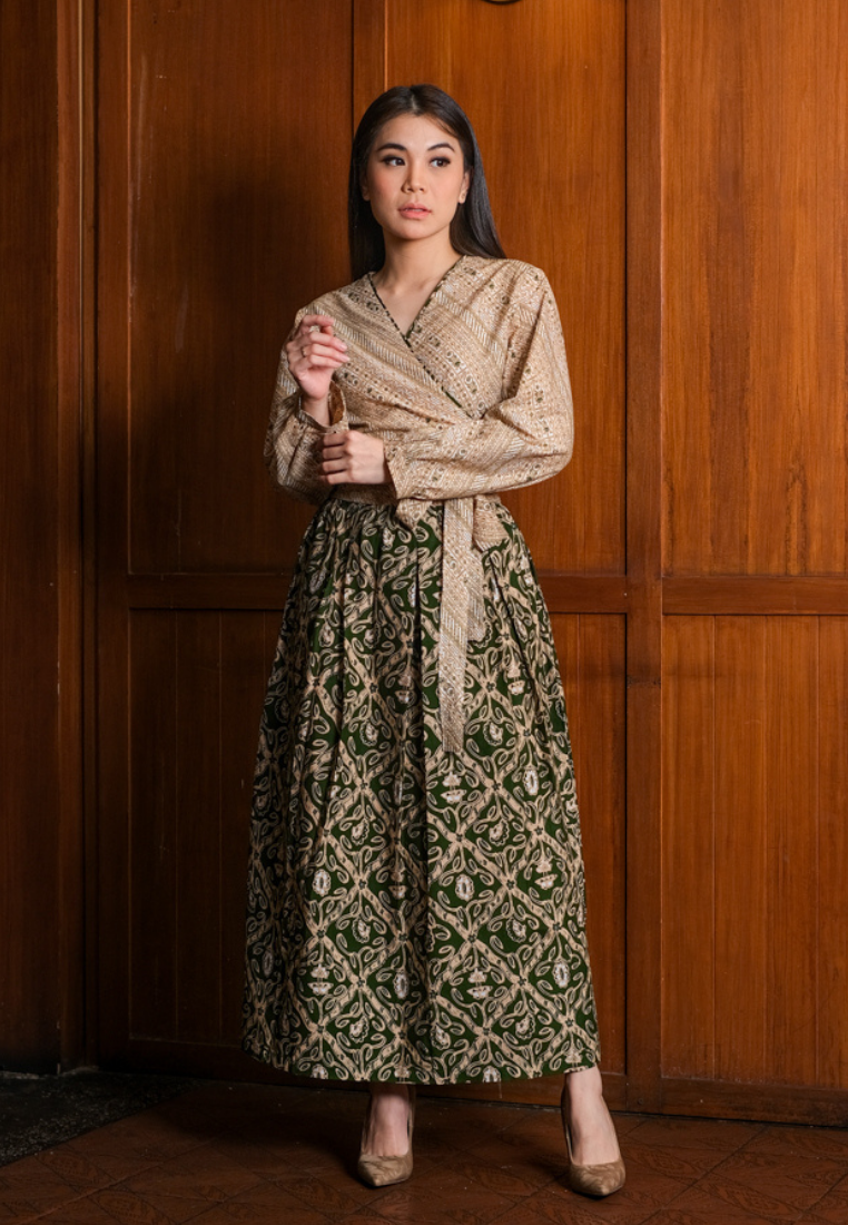 Setelan Alisha Tribal dan Gita Maxi Ketupat Green