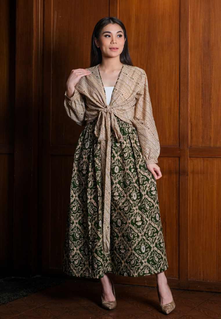 Setelan Alisha Tribal dan Gita Maxi Ketupat Green