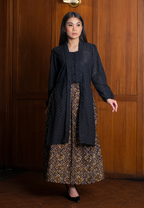 Setelan Asmarin Black dan Gita Maxi Brown