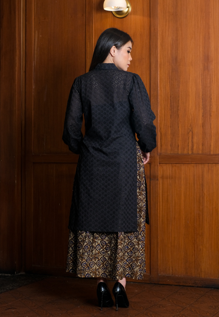 Setelan Asmarin Black dan Gita Maxi Brown