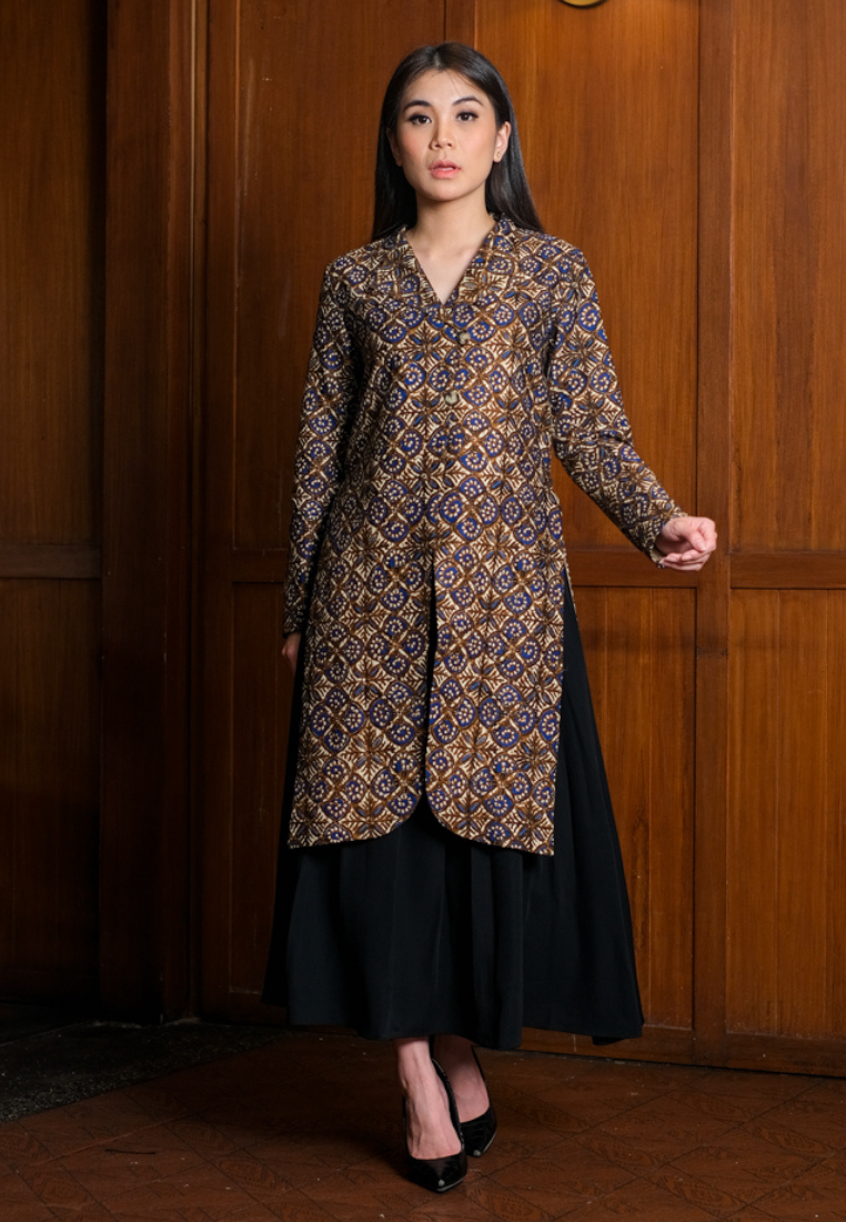 Setelan Erita Brown dan Felice Black
