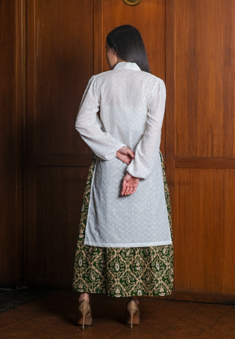 Setelan Asmarin Offwhite dan Gita Maxi Ketupat Green