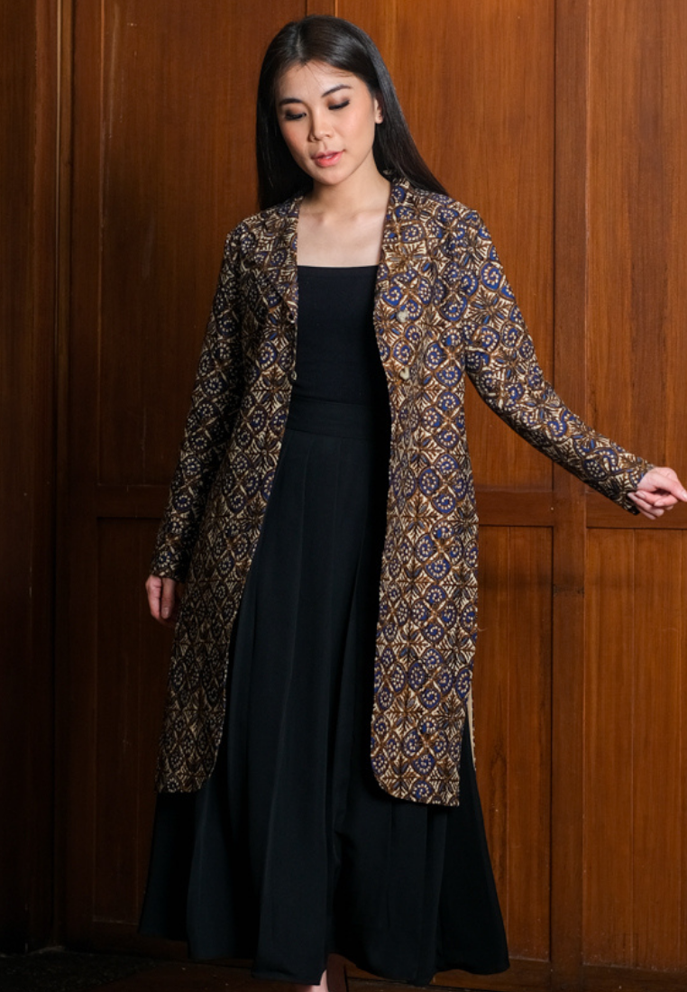 Setelan Erita Brown dan Felice Black