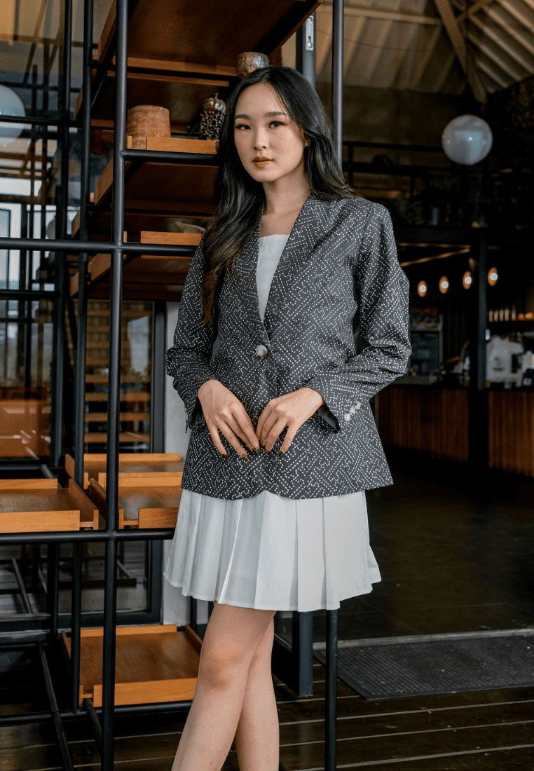 Setelan Karmina Grey dan Popy White