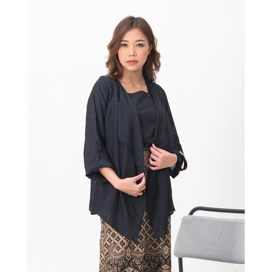 Ayu Outer Black