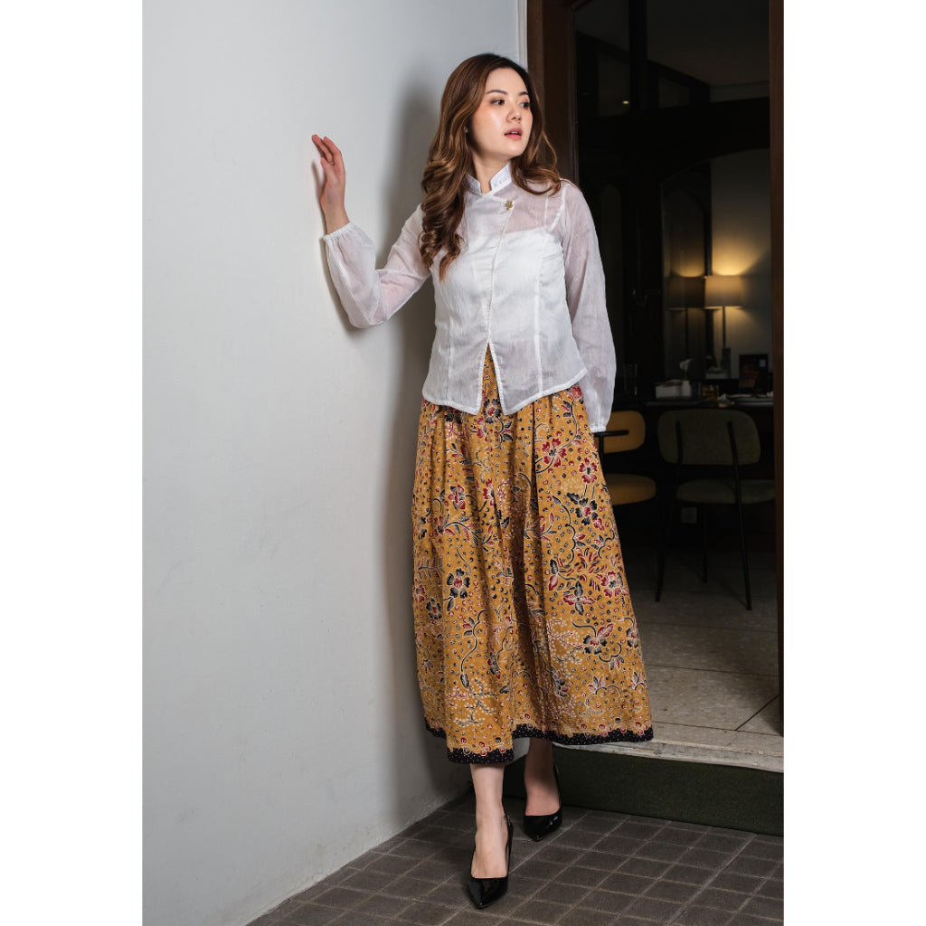 Setelan Dewanti LS White dan Gita Maxi Dot Mustard