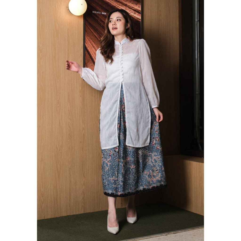 Setelan Samita Plain LS White dan Gita Maxi Dot Blue
