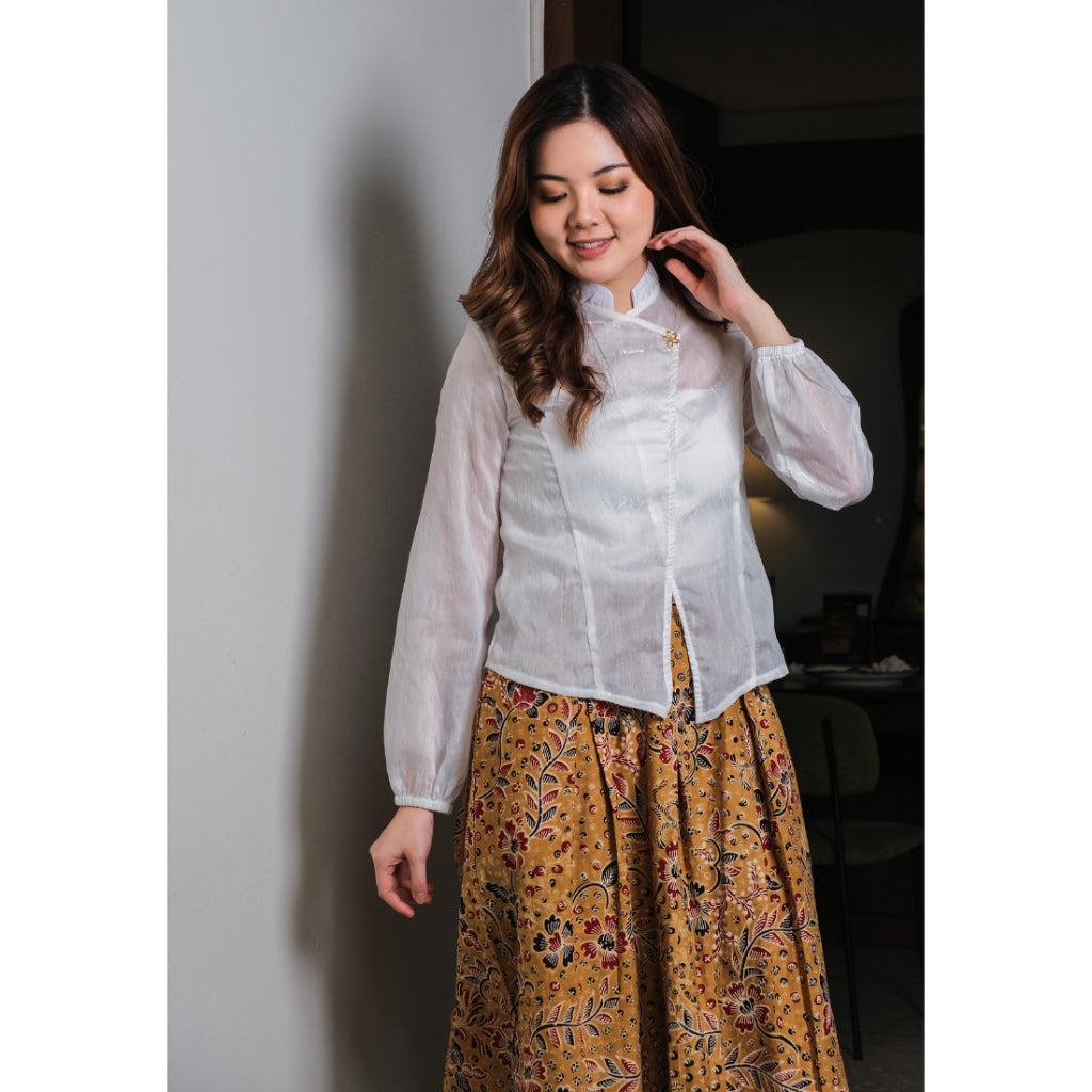 Setelan Dewanti LS White dan Gita Maxi Dot Mustard